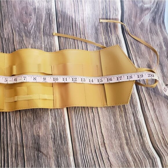 Glass Ladder & Co Tech Organizer - Picture 13 of 16